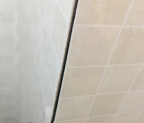 泸定瓷砖空鼓维修公司分享阳台瓷砖脱落的修复过程可以分为以下几个步骤