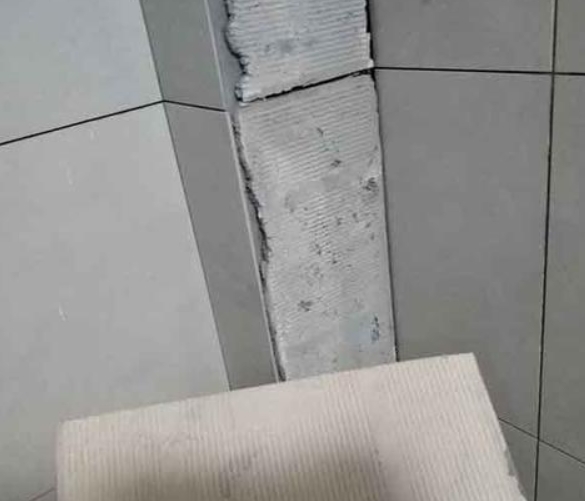 泸定瓷砖空鼓维修公司分享下厨房瓷砖脱落的补救措施。